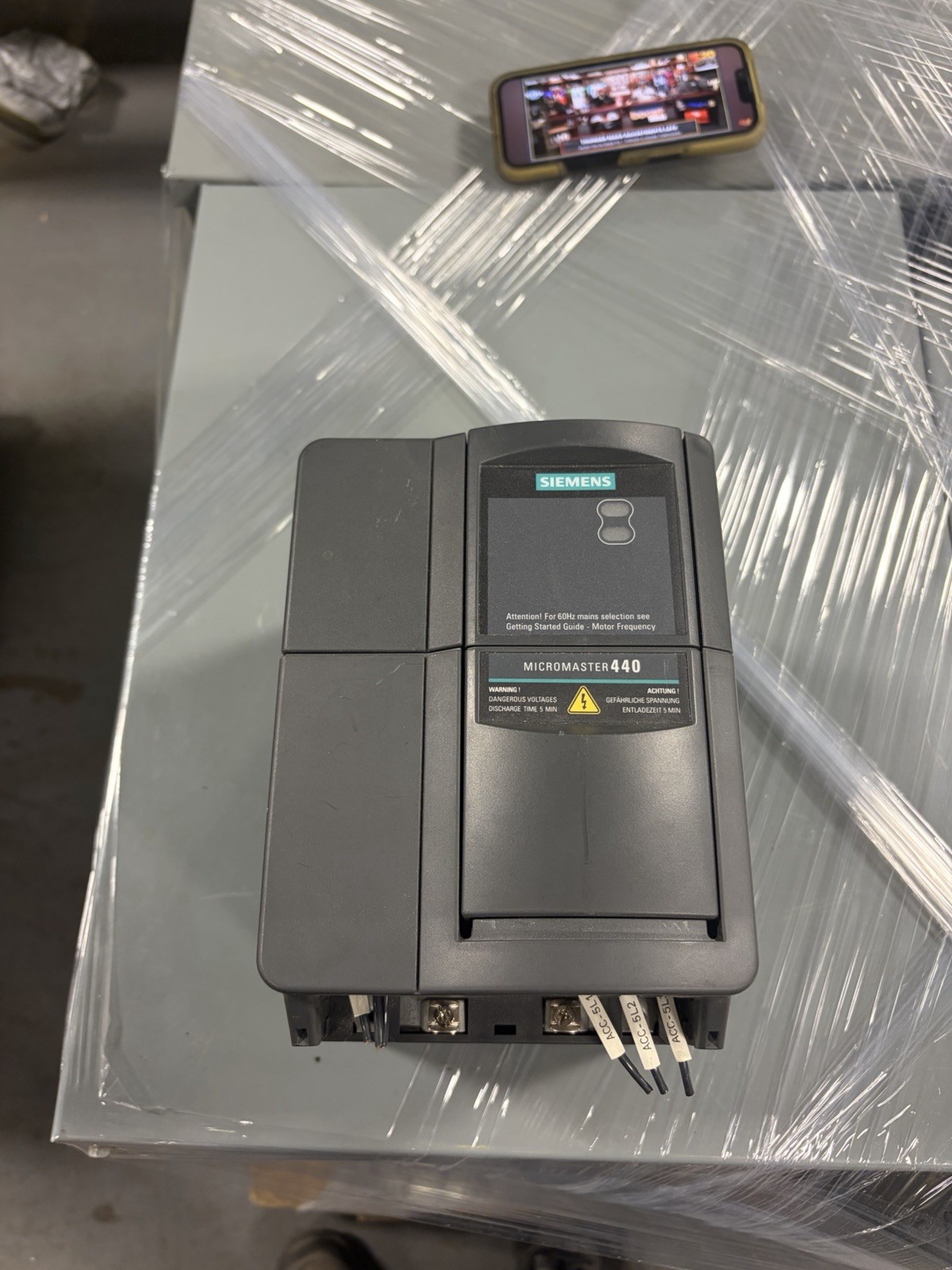 SIEMENS 6SE6440-2UD24-0BA1 DRIVE USED