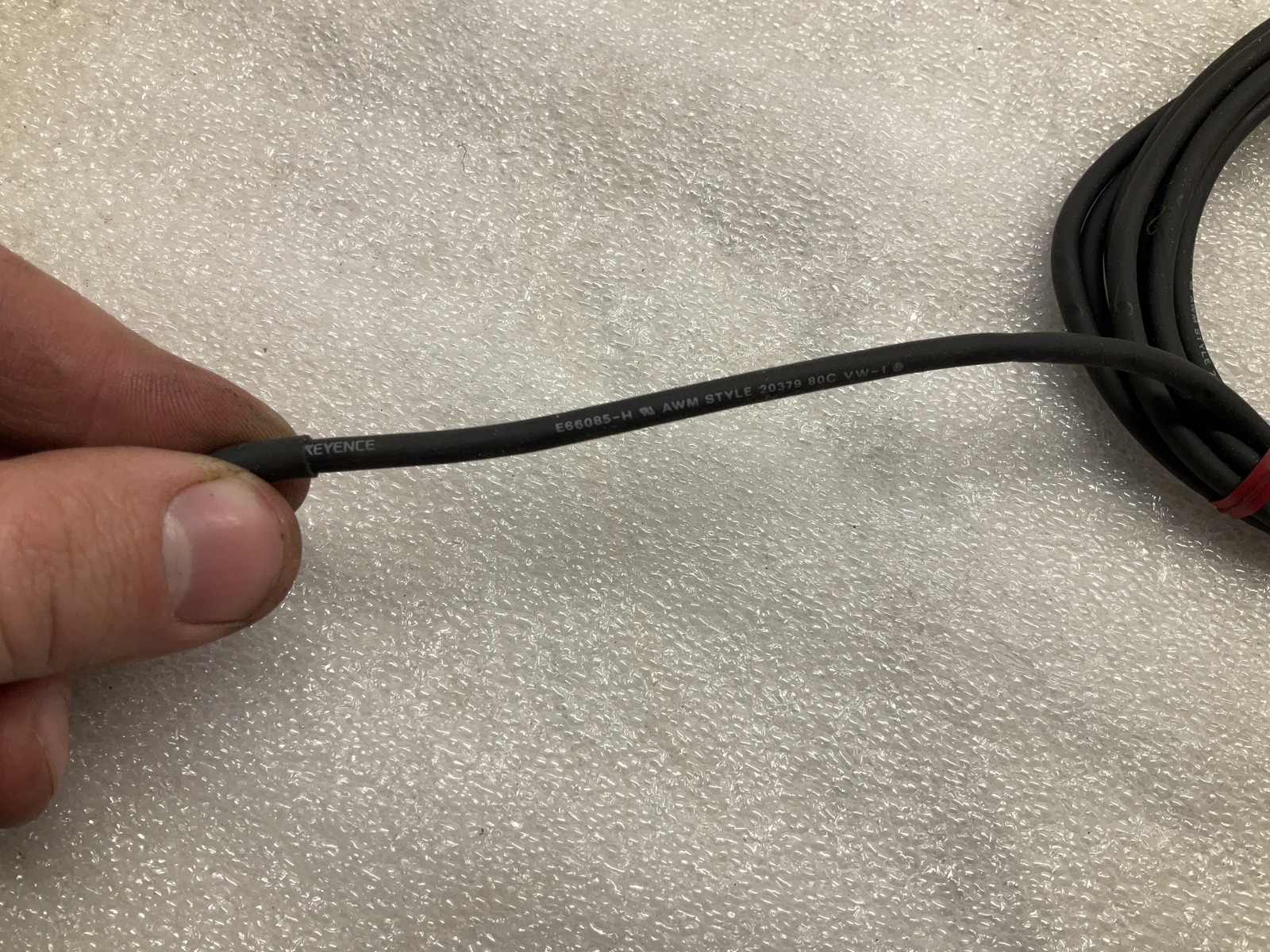 KEYENCE E66085-H (Black Connector Cable AWM 2464 80C VW-1SC)-New
