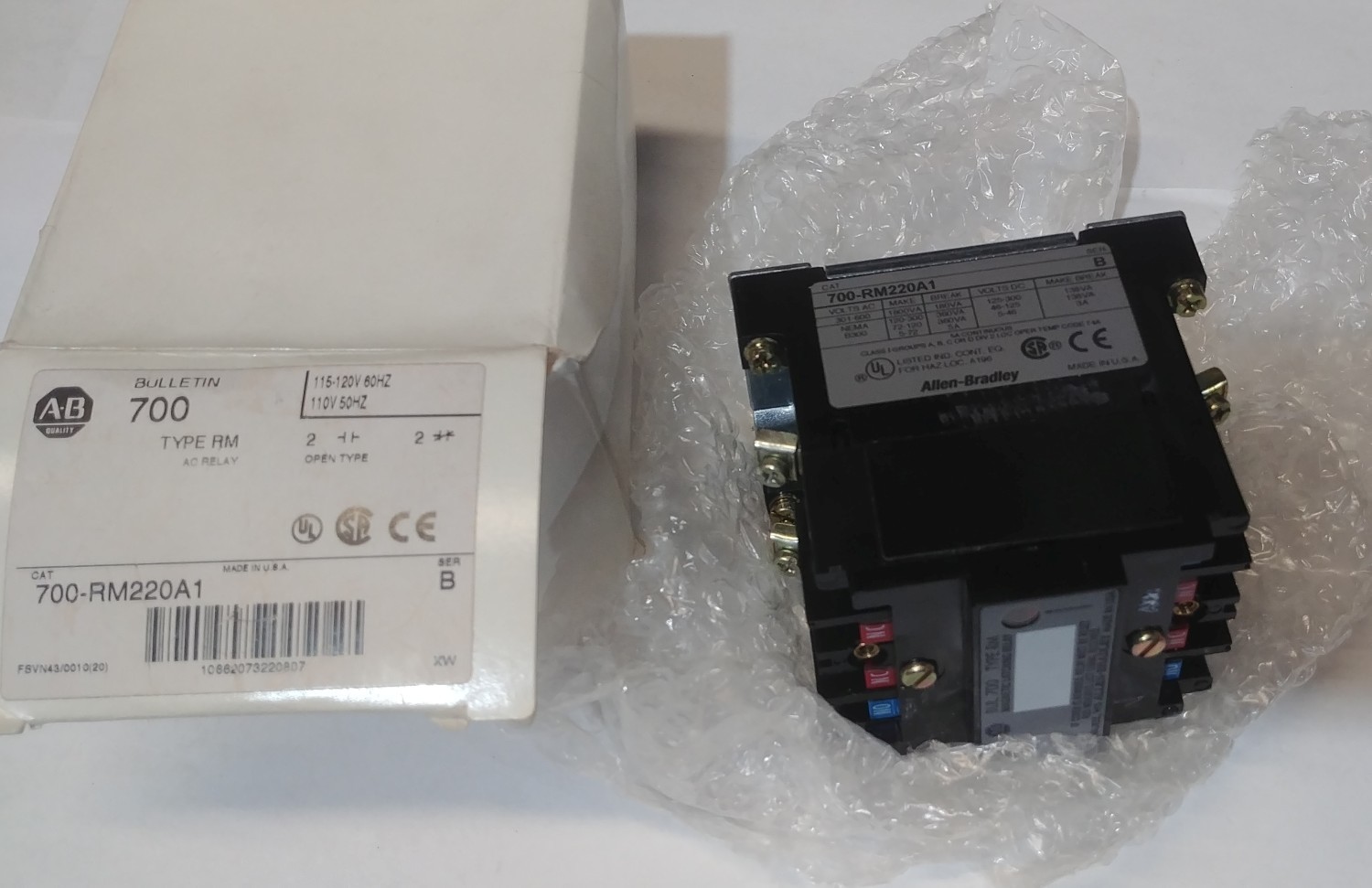 NEW ALLEN BRADLEY 700-RM220A1 Relay Sealed Switch, 4P 2NO/2NC