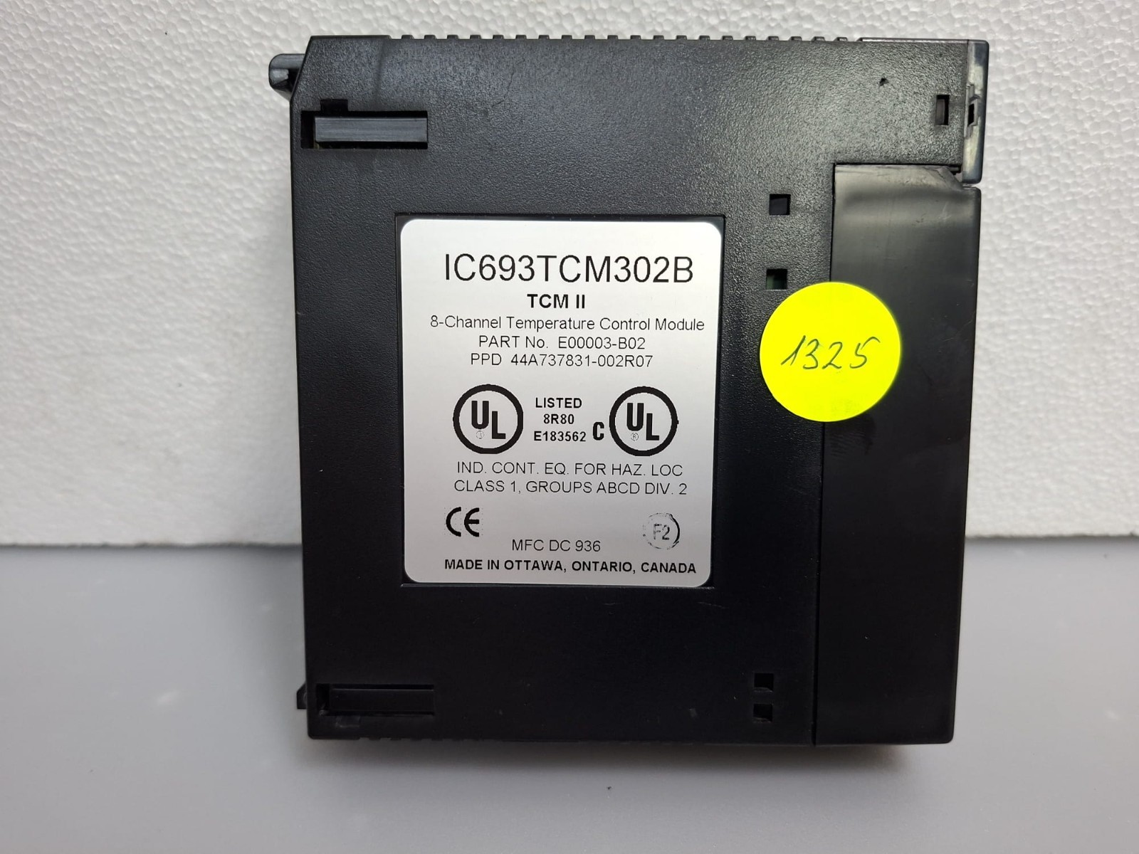 GE Fanuc IC693TCM302B Temperature Control Module for 90-30 PLC, 8-Channel, 24VDC