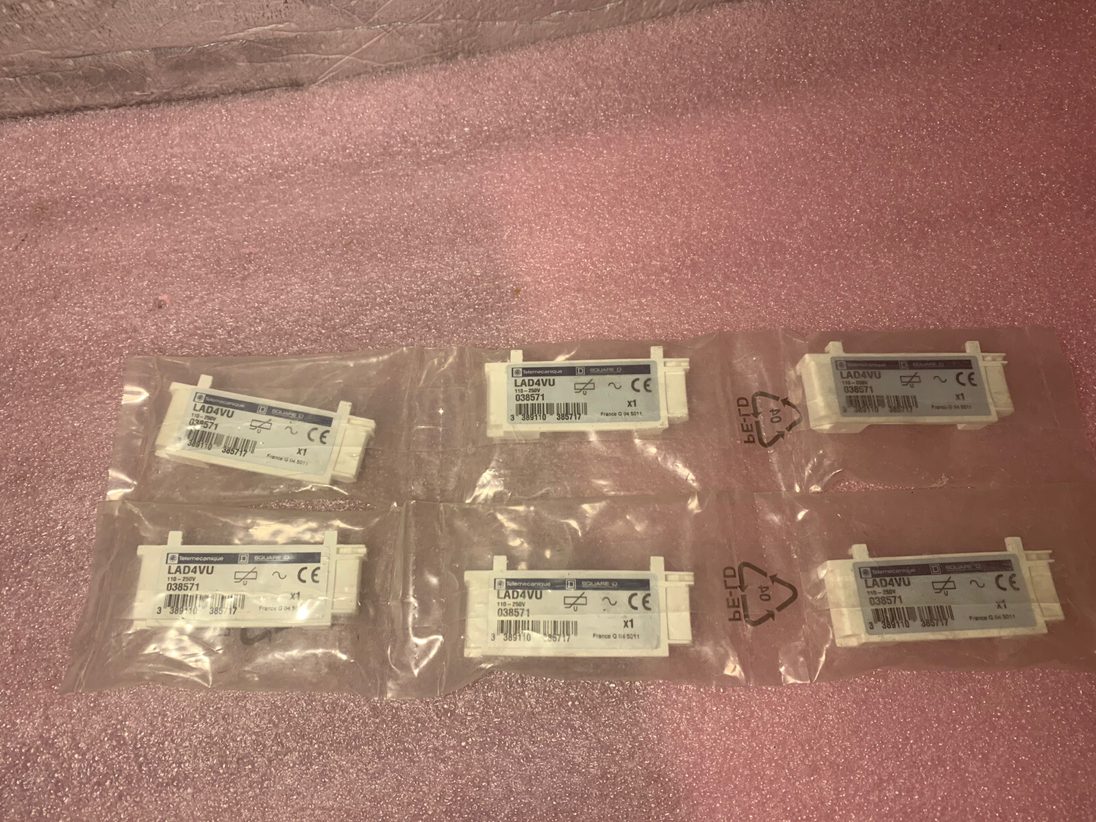 LOT OF 6 TELEMECANIQUE LAD4VU CONTACTOR CLIP