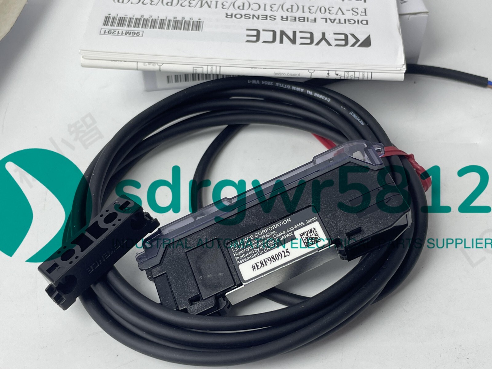 Keyence Digital Fiber Optic Sensor Switch Amplifier FS-V31 FSV31 New in box #F