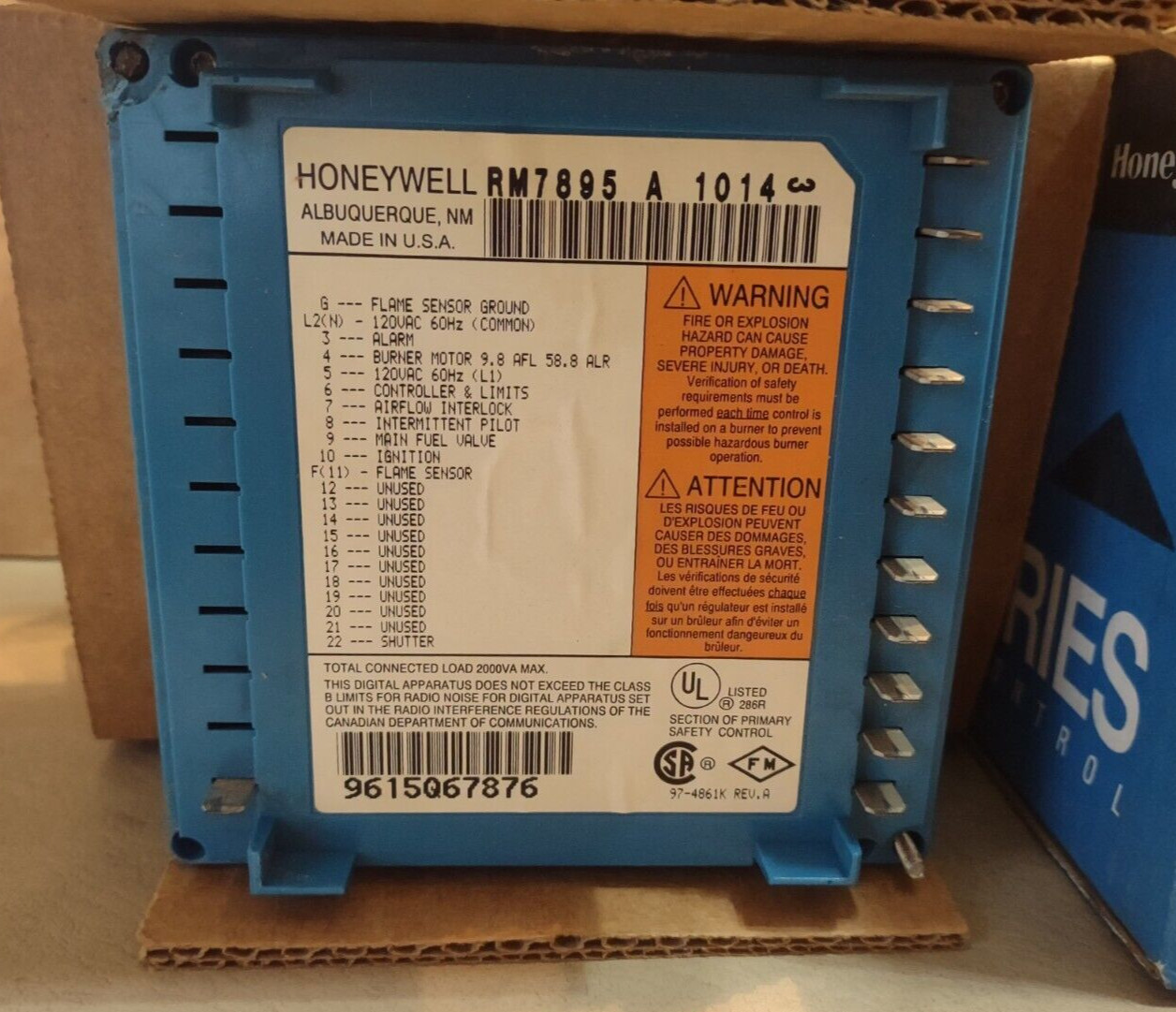 HONEYWELL BURNER CONTROL RM7895 A 1014 120V RM7895A1014 – NIB