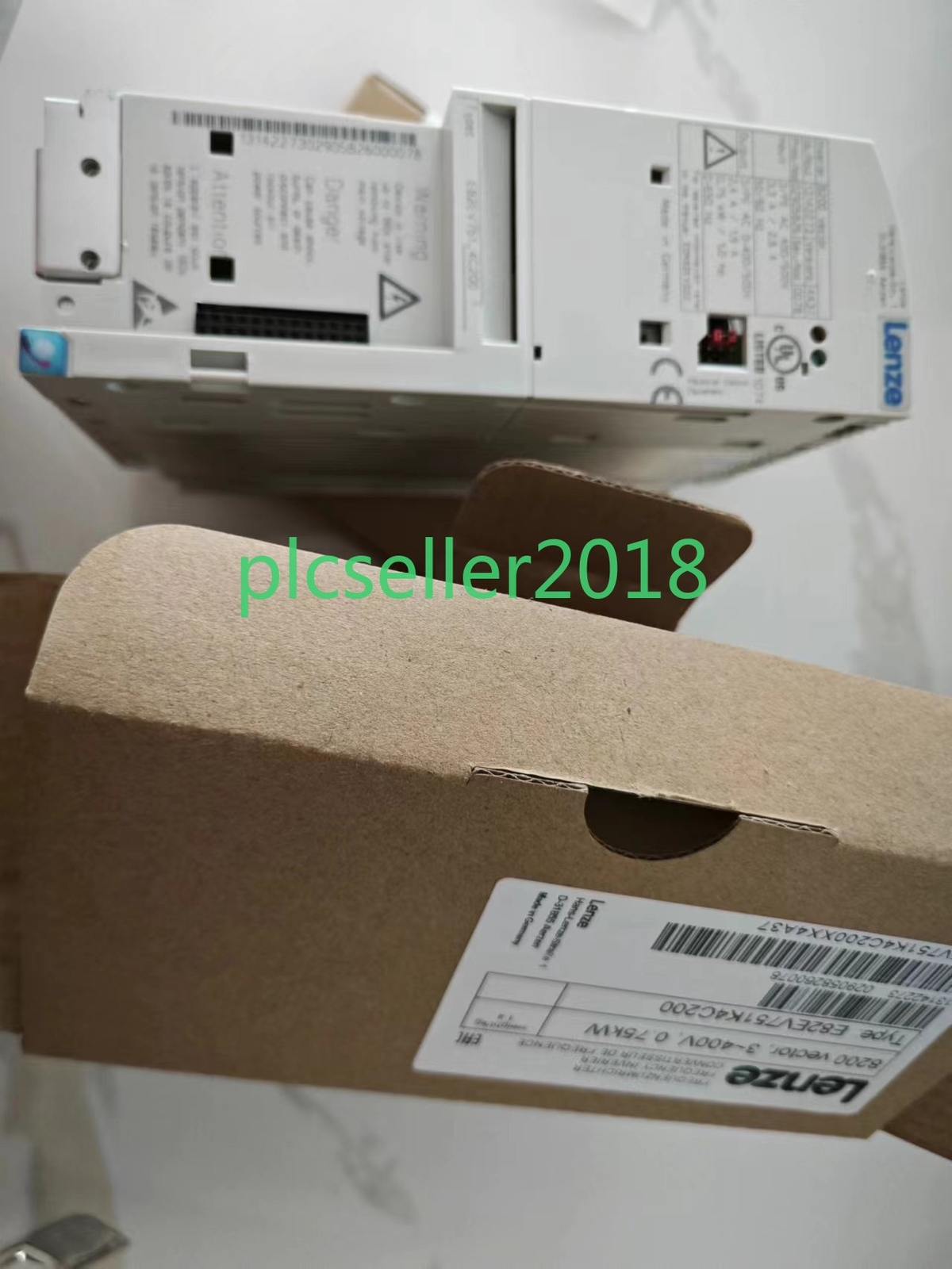 1 PCS NEW E82EV751-4C200 3Ph New Lenze 0.75KW 0-400V 2.4AMP E82EV751K4C200