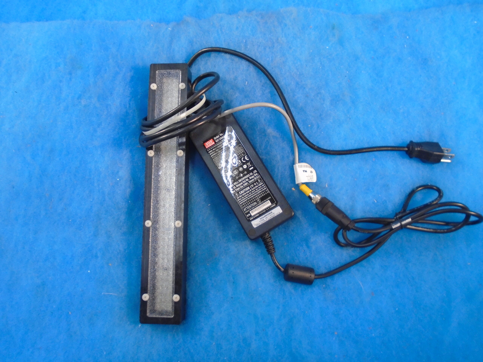 SPECTRUM ILLUMINATION MONSTER LINEAR LIGHT LL112-660 24VDC 150MA 1YR WARRANTY