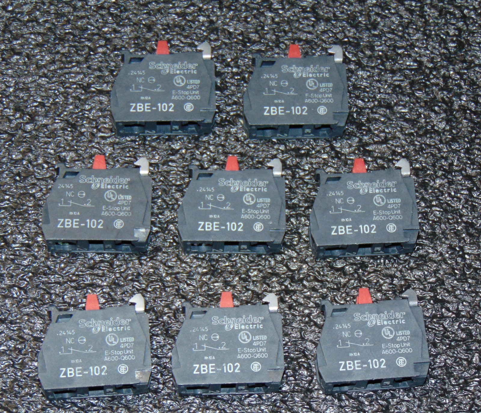 NEW Lot of 8x Schneider Electric ZBE102 ZBE-102