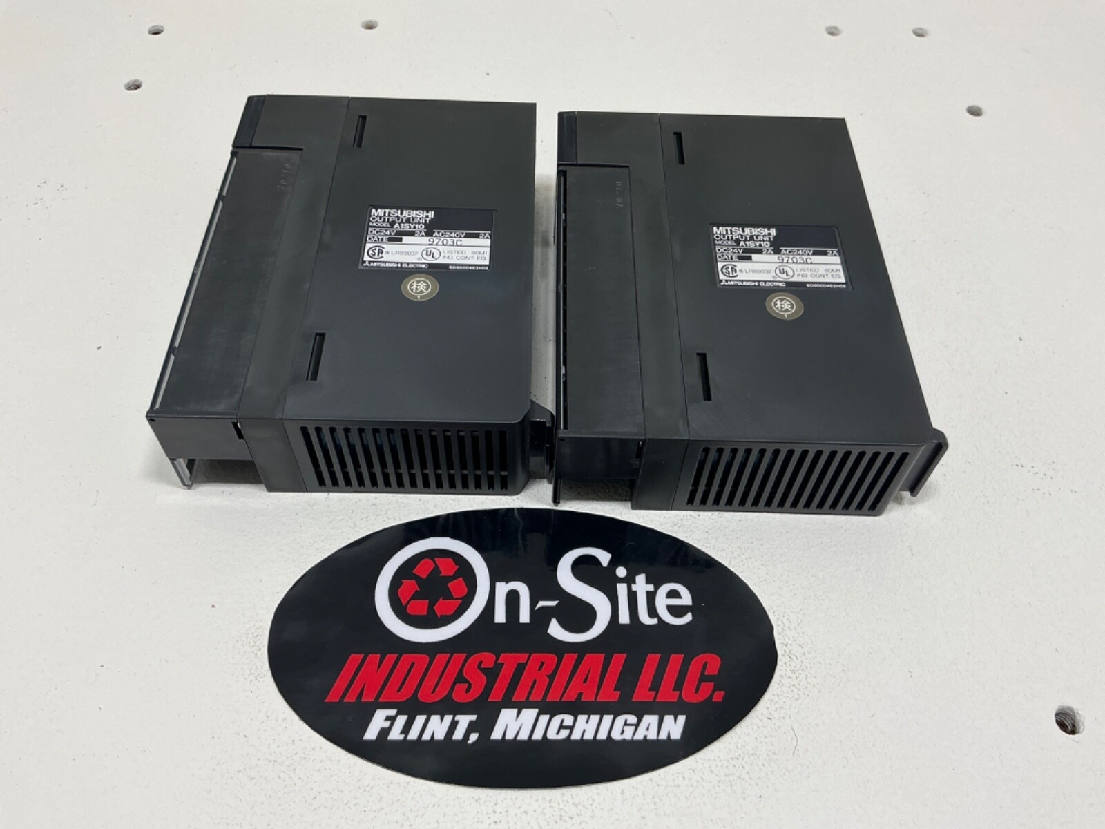 MITSUBISHI A1S65B 5 SLOT BASE UNIT WITH A1S61P POWER SUPPLY A1SY10 OUTPUT MODULE