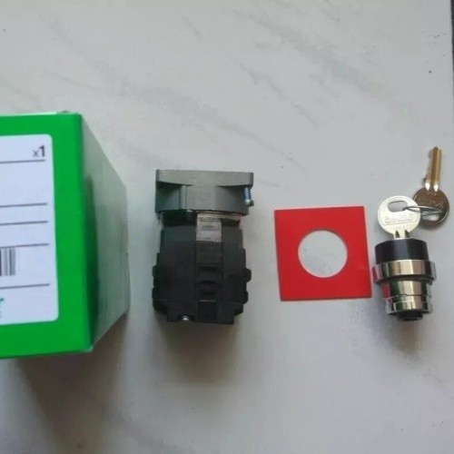 1PC NEW K1SD217B7XS SCHNEIDER Cam Switch With Key Fast Shipping