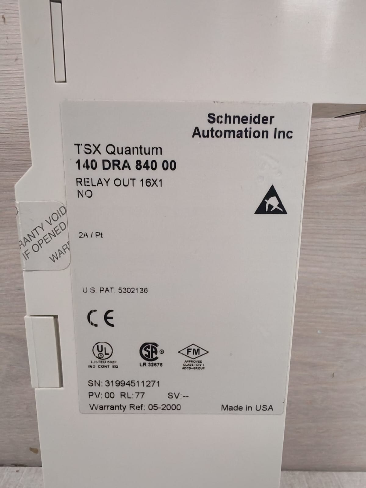 SCHNEIDER AUTOMATION TSX QUANTUM 140DRA84000 RELAY OUT 16X1 -NEW W/ FILTHY BOX