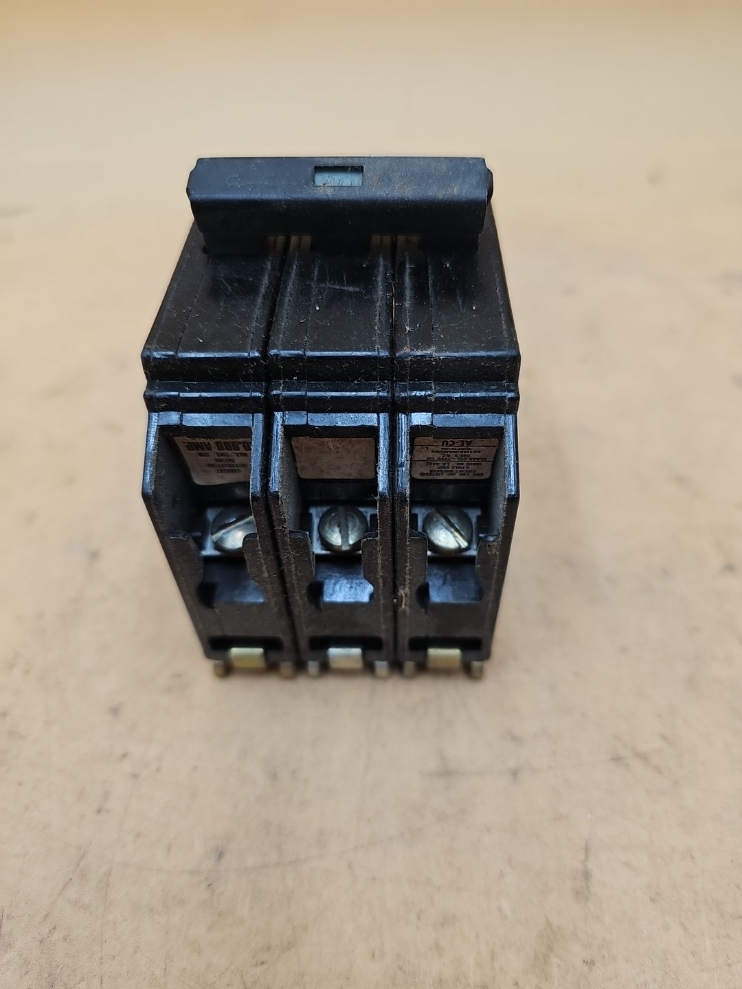 Eaton Cutler Hammer CHB320 3 Pole 20 Amp Type CHB Circuit Breaker. Metal Foot