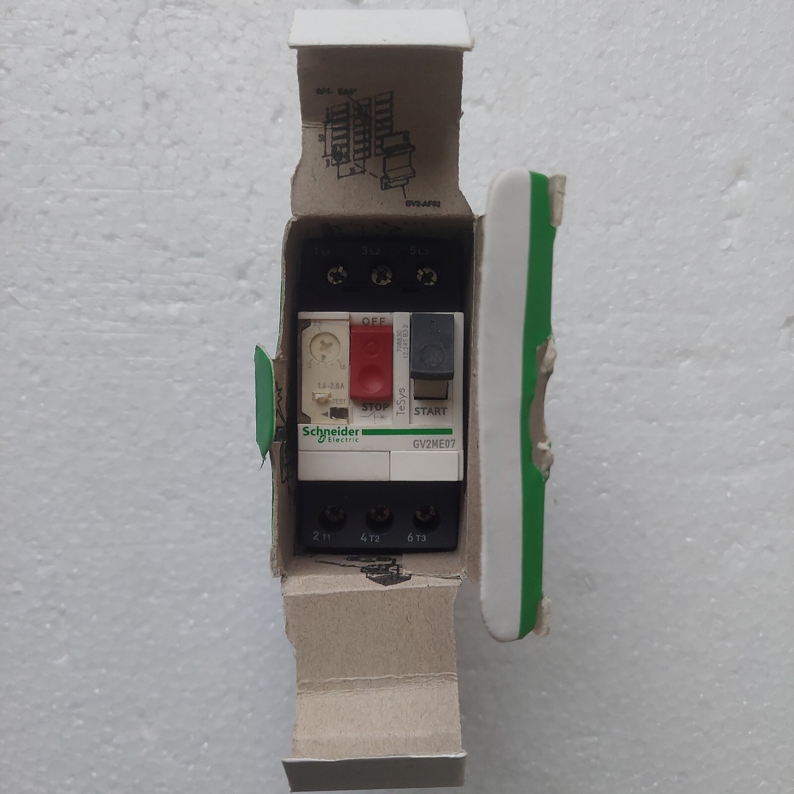 SCHNEIDER ELECTRIC GV2-ME07 Motor circuit breaker GV2ME07 MADE IN FRANCE