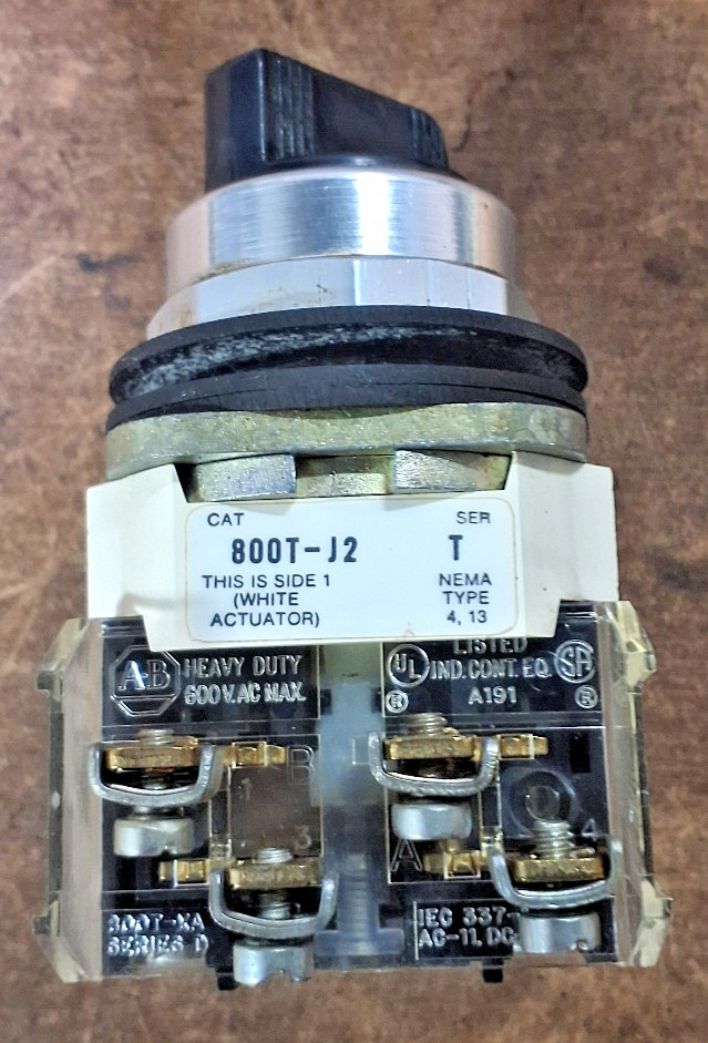 ALLEN BRADLEY 800T-J2 SER. T – USED