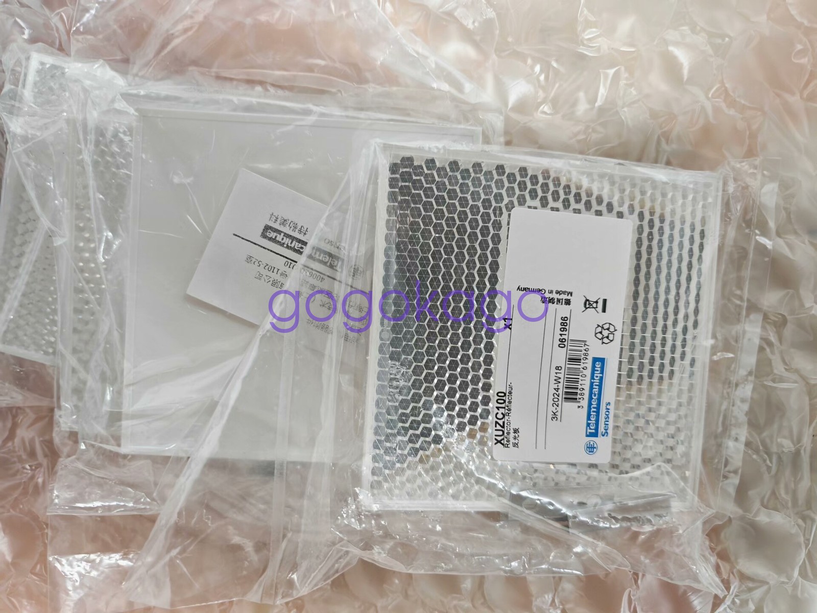 1PCS NEW Schneider XUZC50 Photoelectric Switch Reflector 061999 #MW