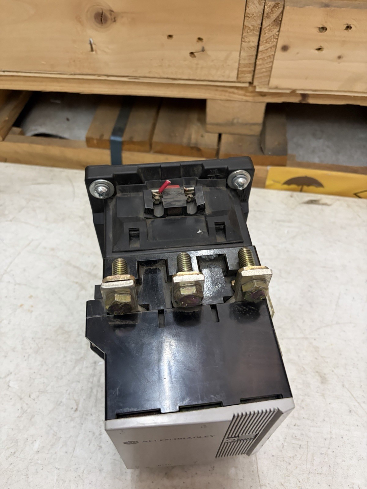 Allen-Bradley 100-B180N*3 Contactor Ser.B 120V 60Hz 110V 50Hz Free Shipping