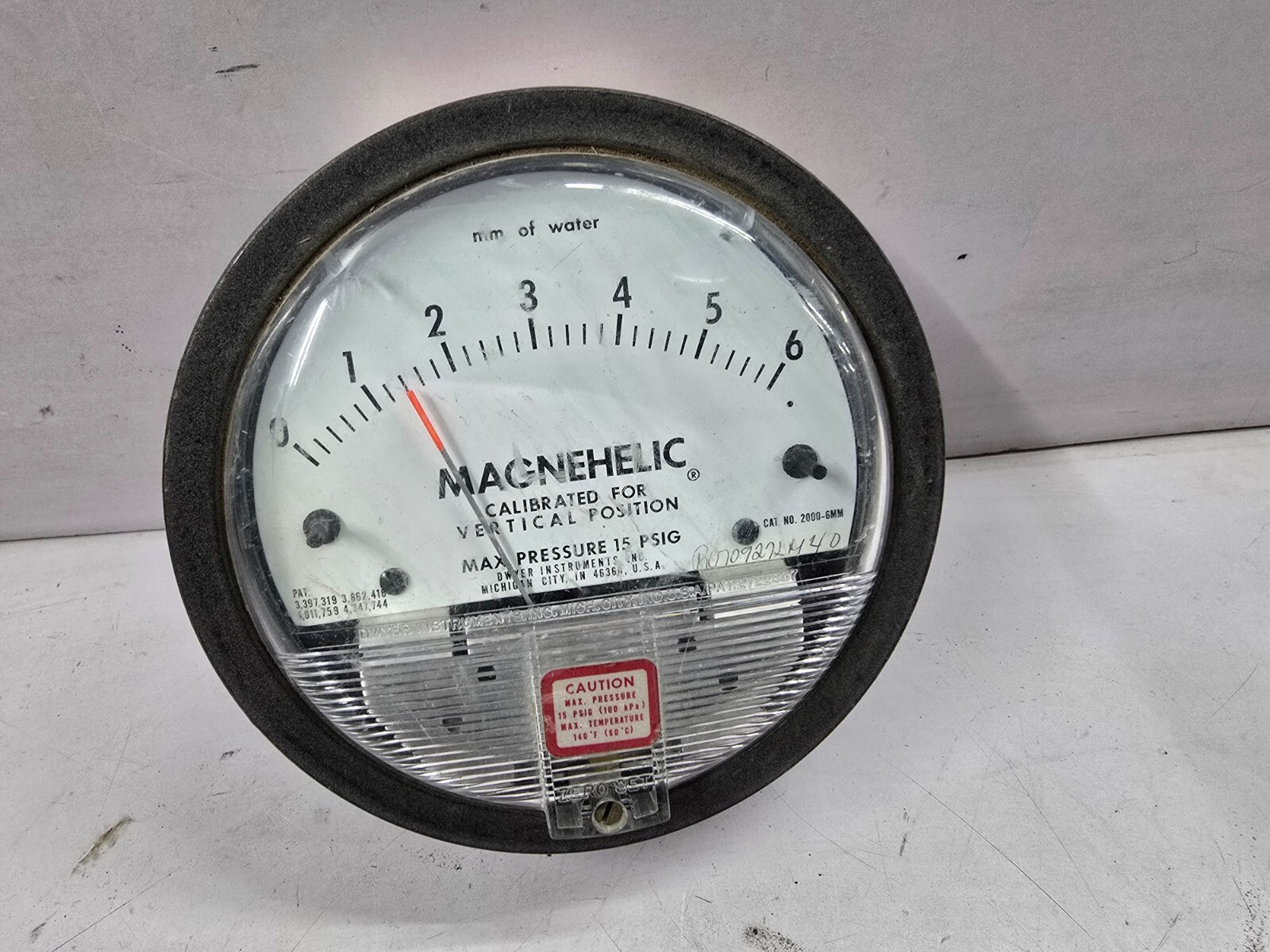 Dwyer 2000-6MM Magnehelic Differential Pressure Gauge 0…6