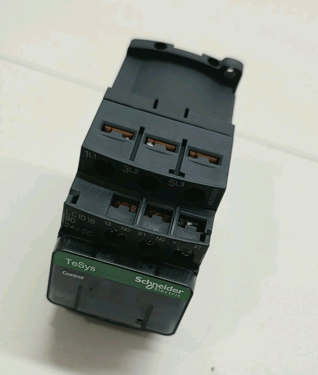 Schneider Electric LC1D18BD Contactor
