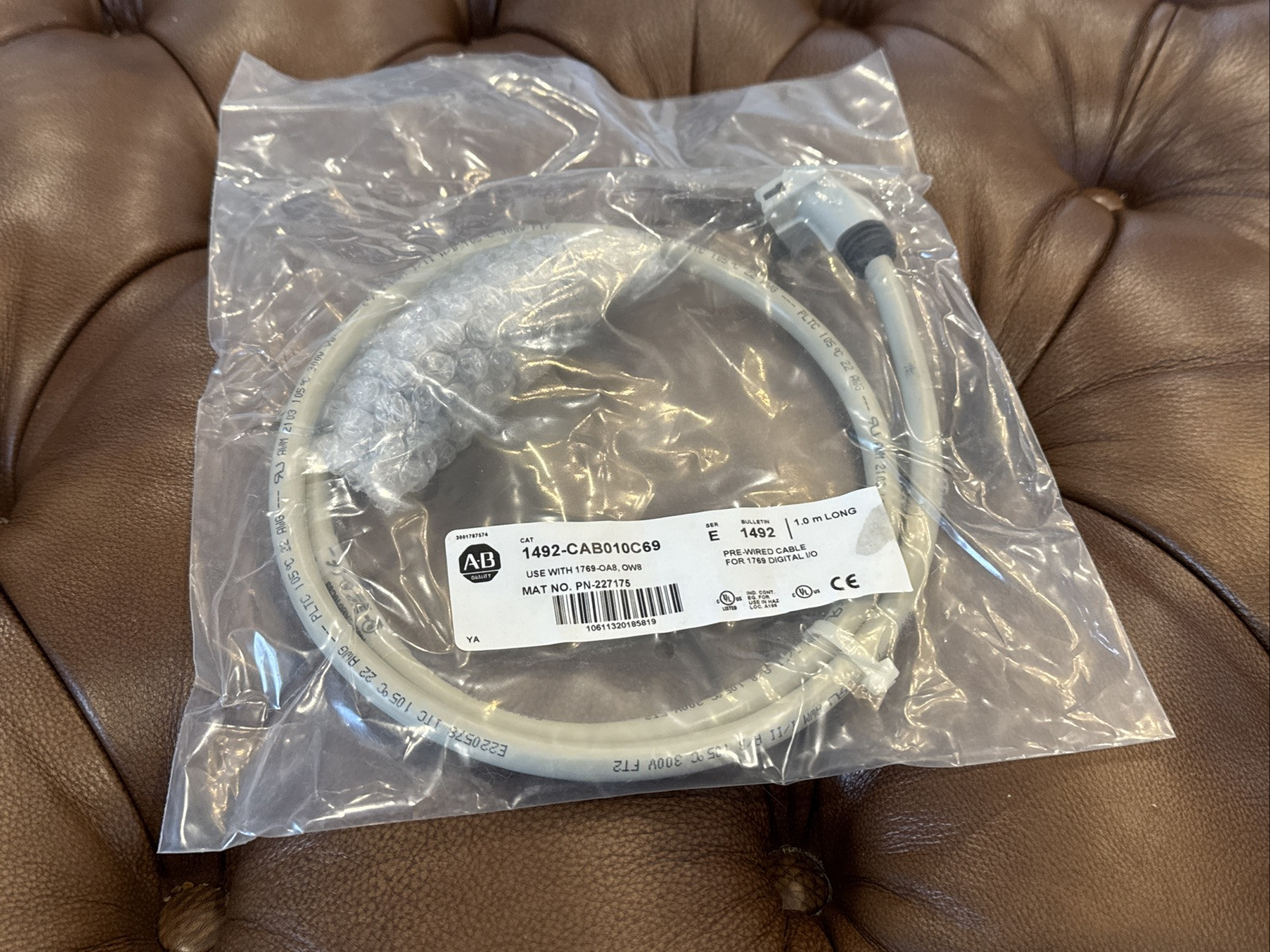 NEW Allen Bradley 1492-CAB010C69 Prewired I/O Cable 1769- OA8 / OW8 FAST SHIP