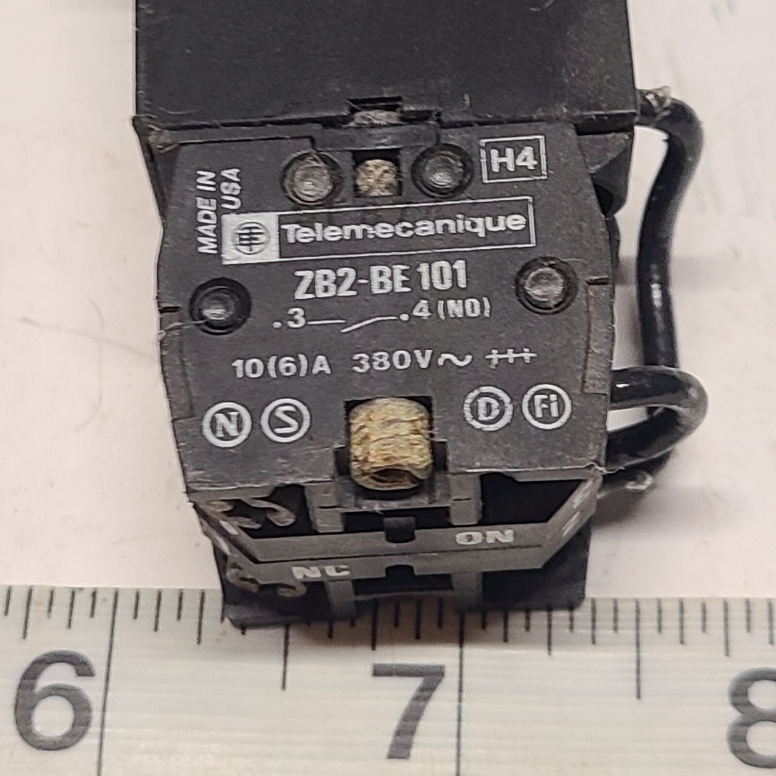 Telemecanique ZB2-BE-101 Pilot Light