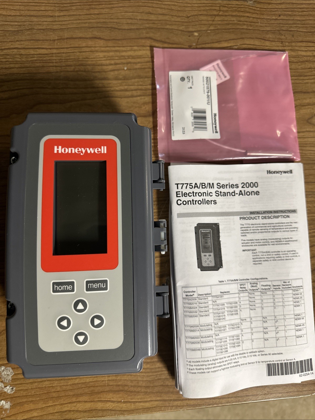 Honeywell Electronic Temperature Controller T775B2032 – New with Box T775B 2033