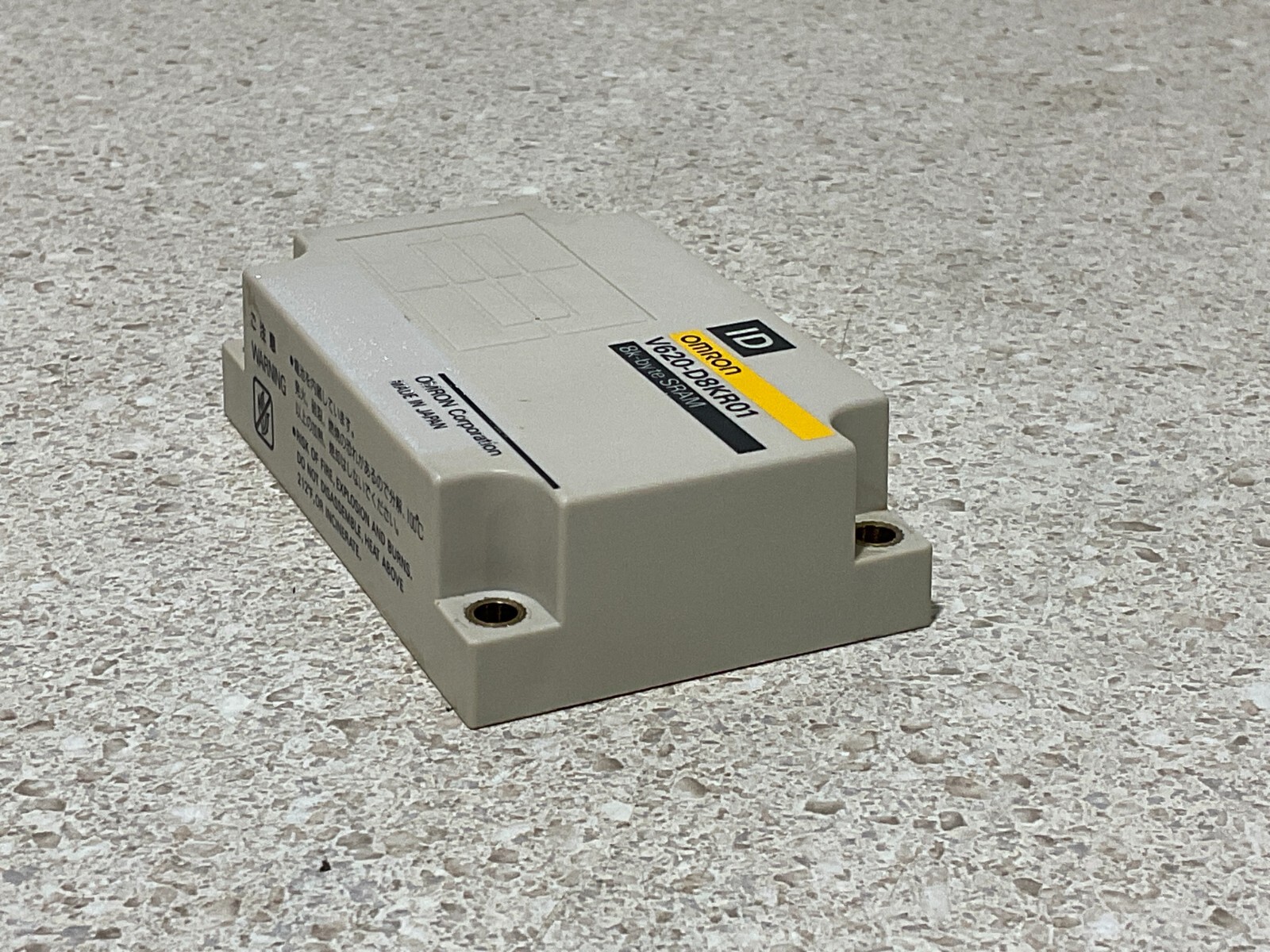 Omron V620-D8KR01