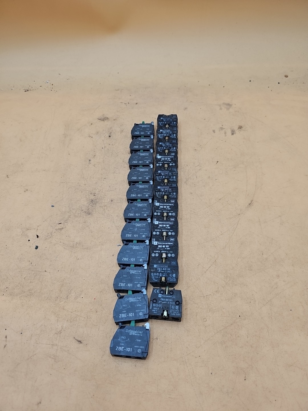 LOT OF 22 Telemecanique Contact Blocks. ZB2-BE102, ZB2-BE101, ZBE-101