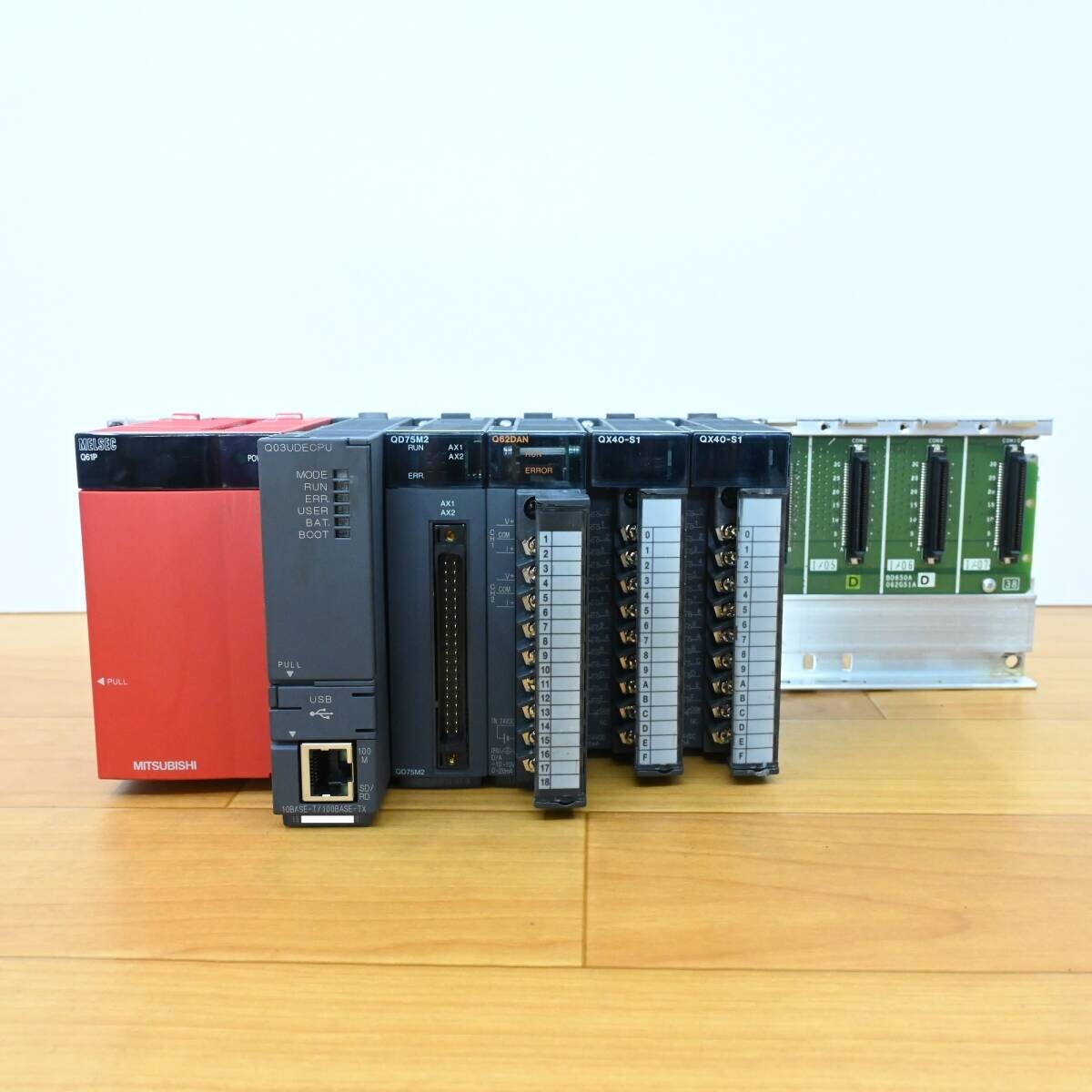 MITSUBISHI CPU Unit set Q03UDECPU QD75M2 Q62DAN Q38B Q61P QX40S1 x2