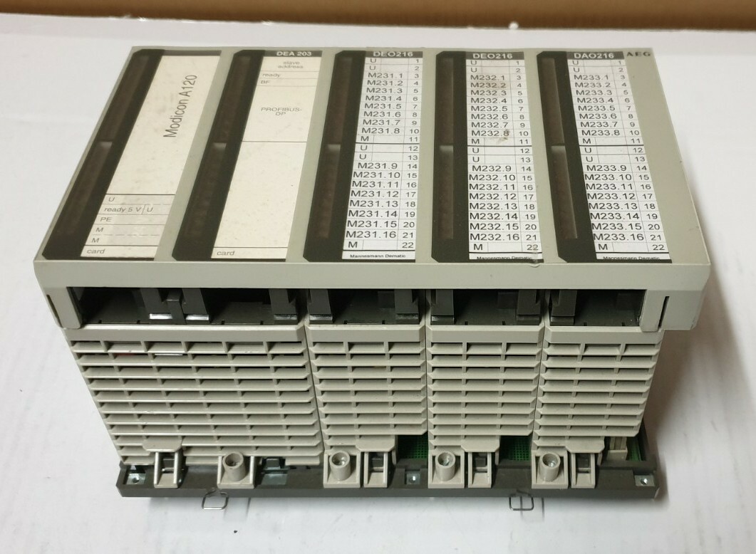 AEG / Schneider Automation Modicon A120 DEA 203 + DAO 216 + DEO 216