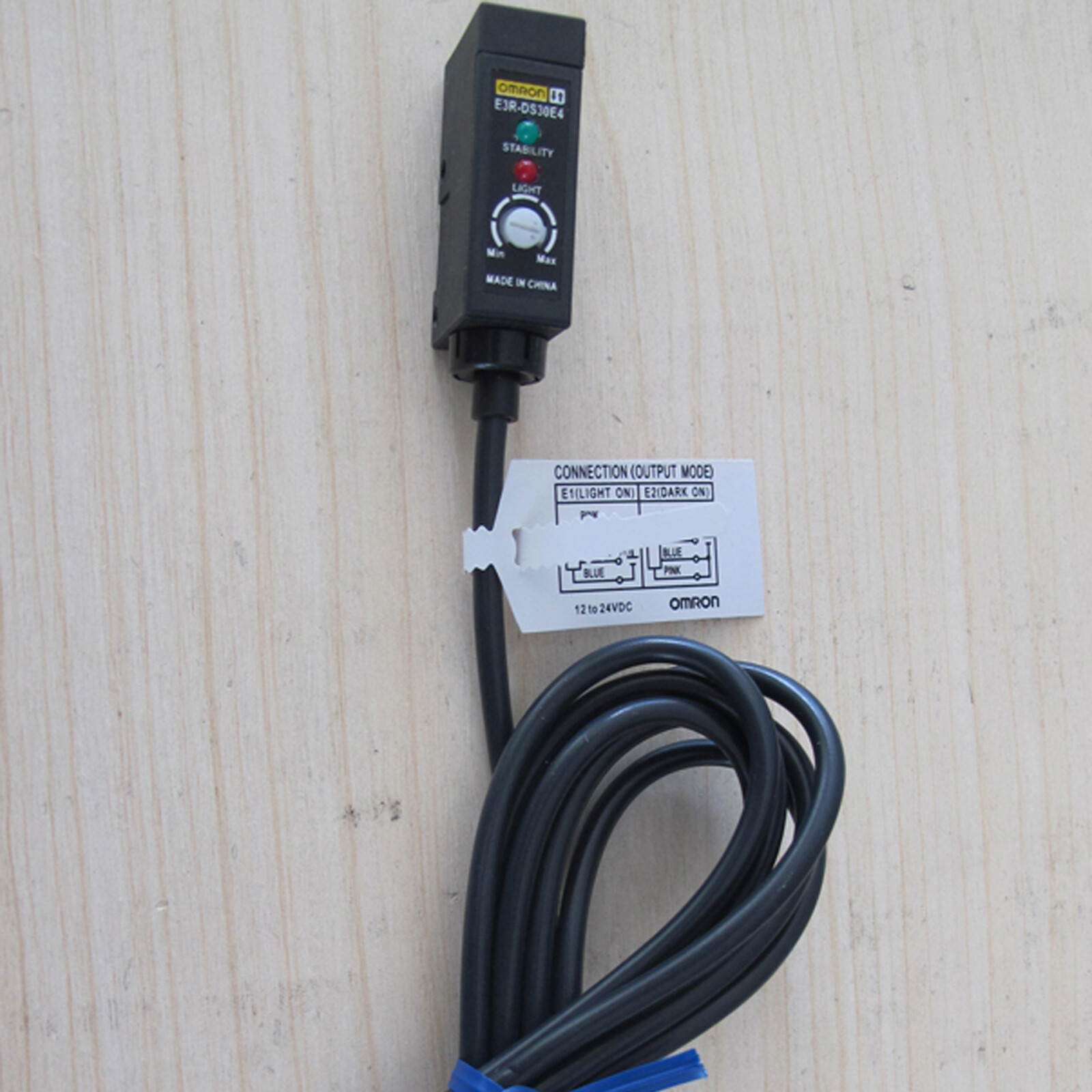 1PC New Omron E3R-DS30E4 Photoelectric Switch E3RDS30E4 In Box