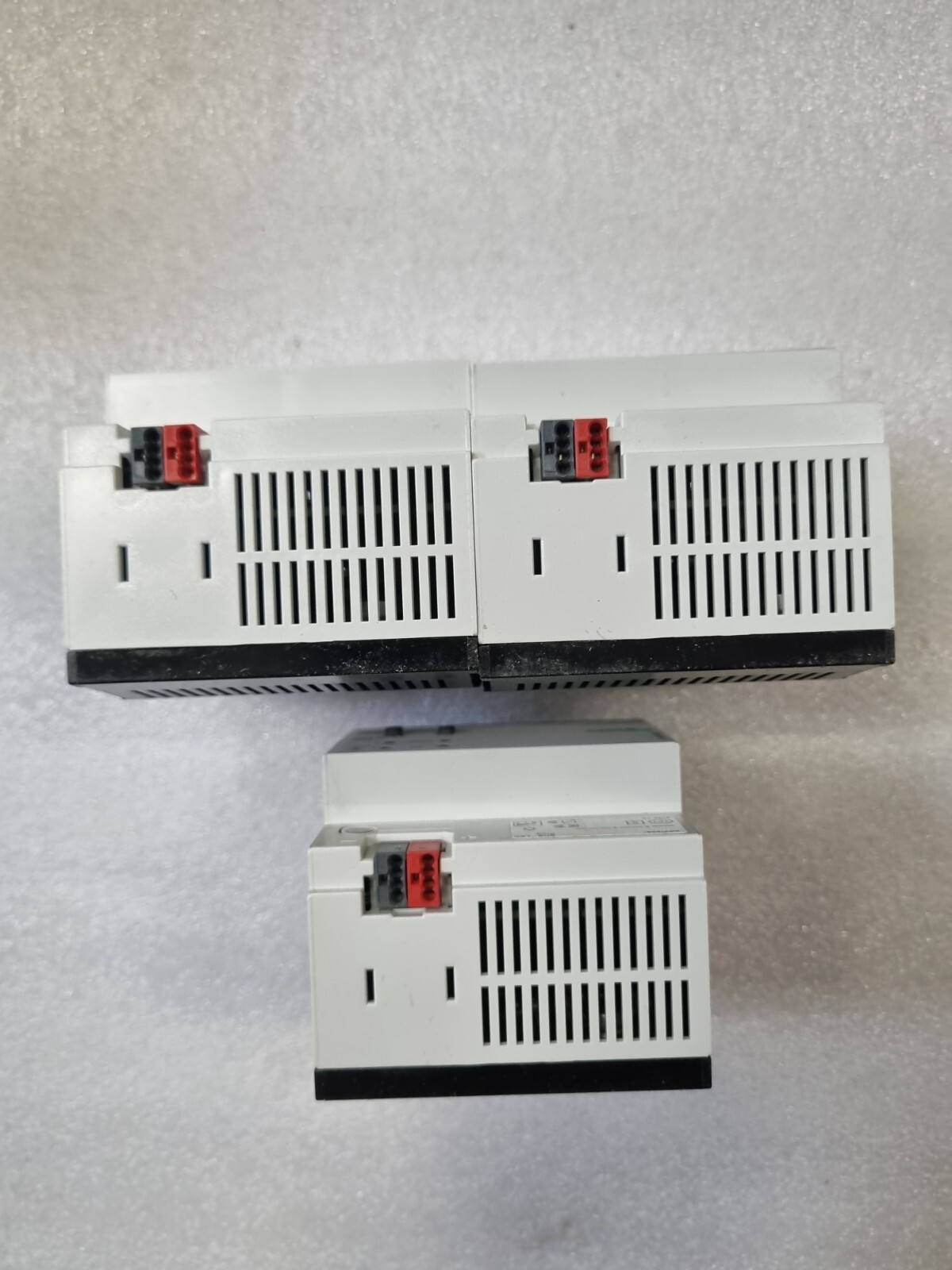Schneider MTN649330 Universal dimming actuator REG-K/2×230/300W, SET OF 3