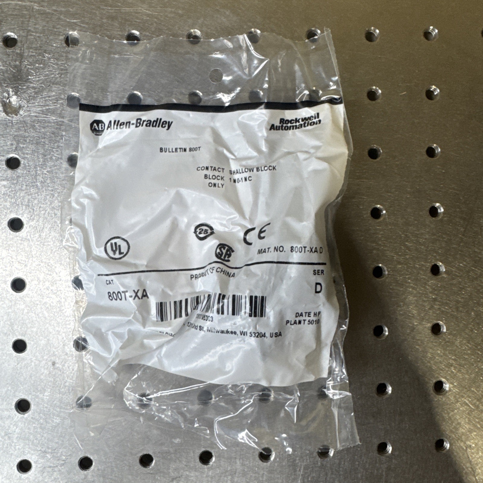 NEW ALLEN BRADLEY 800T-XA Contact Block DPST 800TXA contacts A-B 30mm 600V 10A