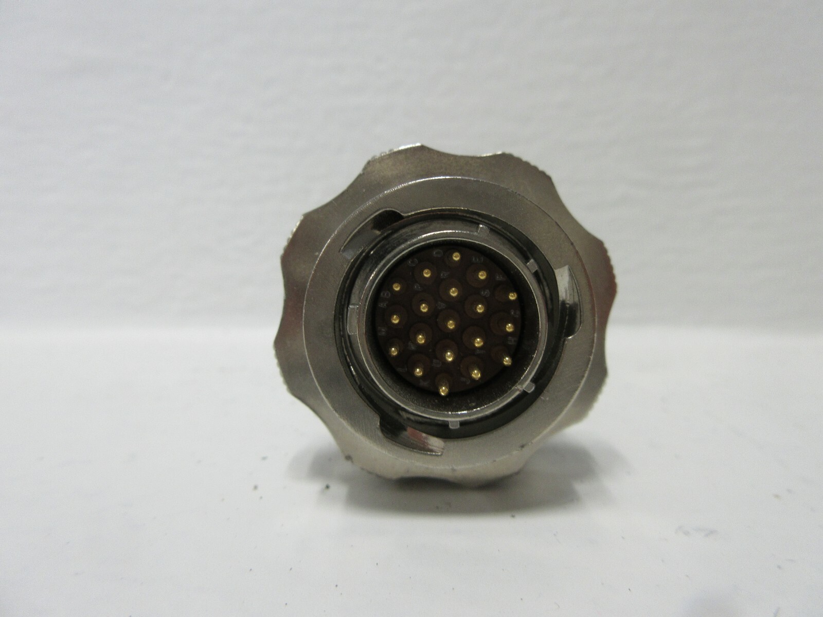 AERO AE141L14-19P USED 19 PIN MALE CONNECTOR 0534 AE141L1419P