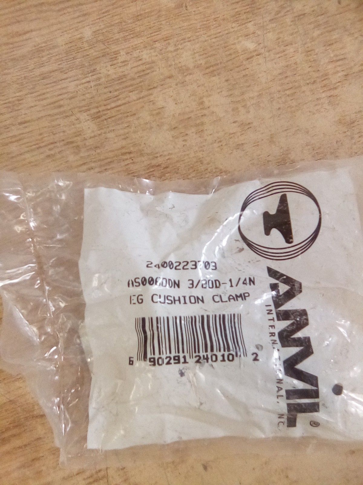 Anvil 2400223703 3/8 OD-1/4N Cushion Clamp