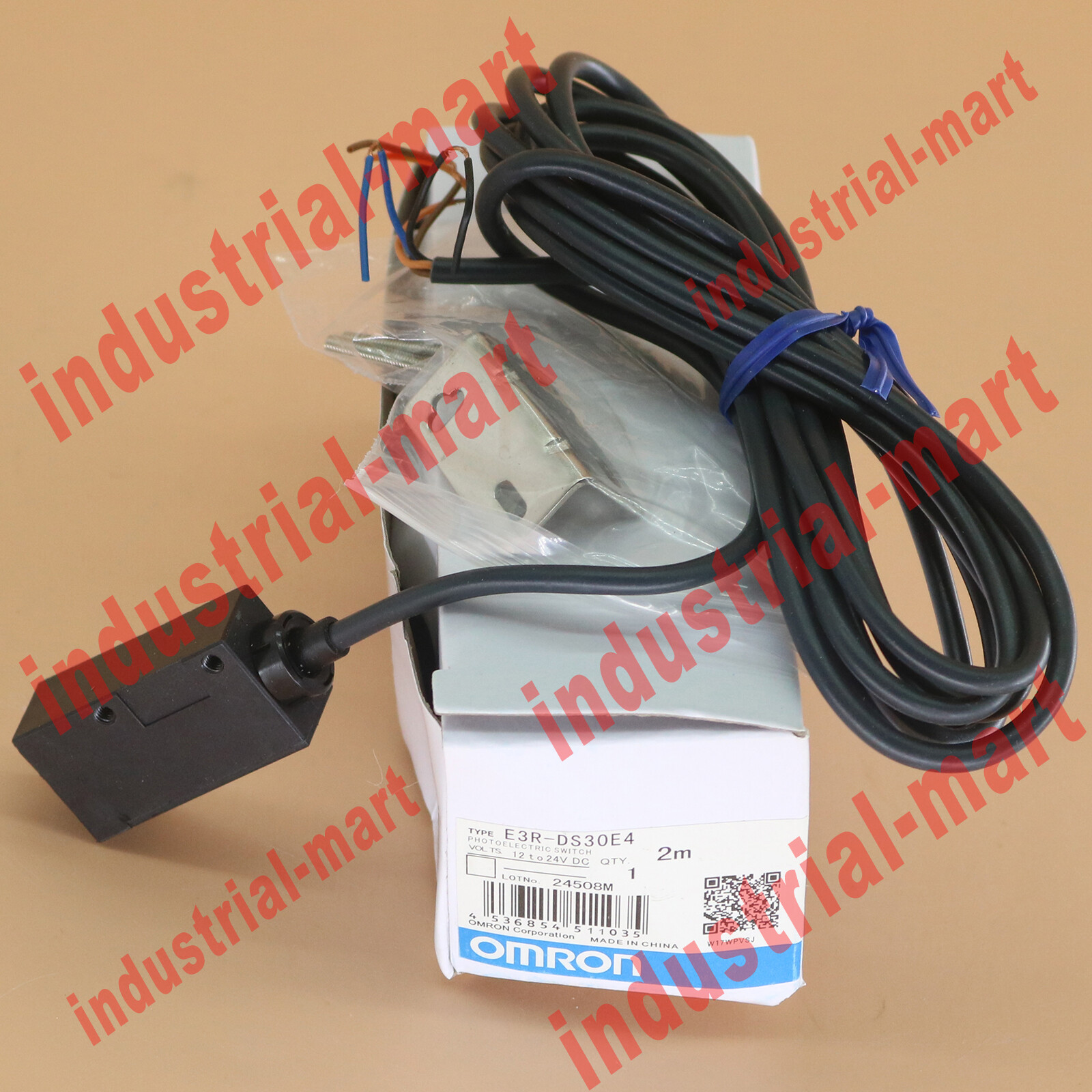 1PCS Omron E3R-DS30E4 Photoelectric Switch New In Box free shipping