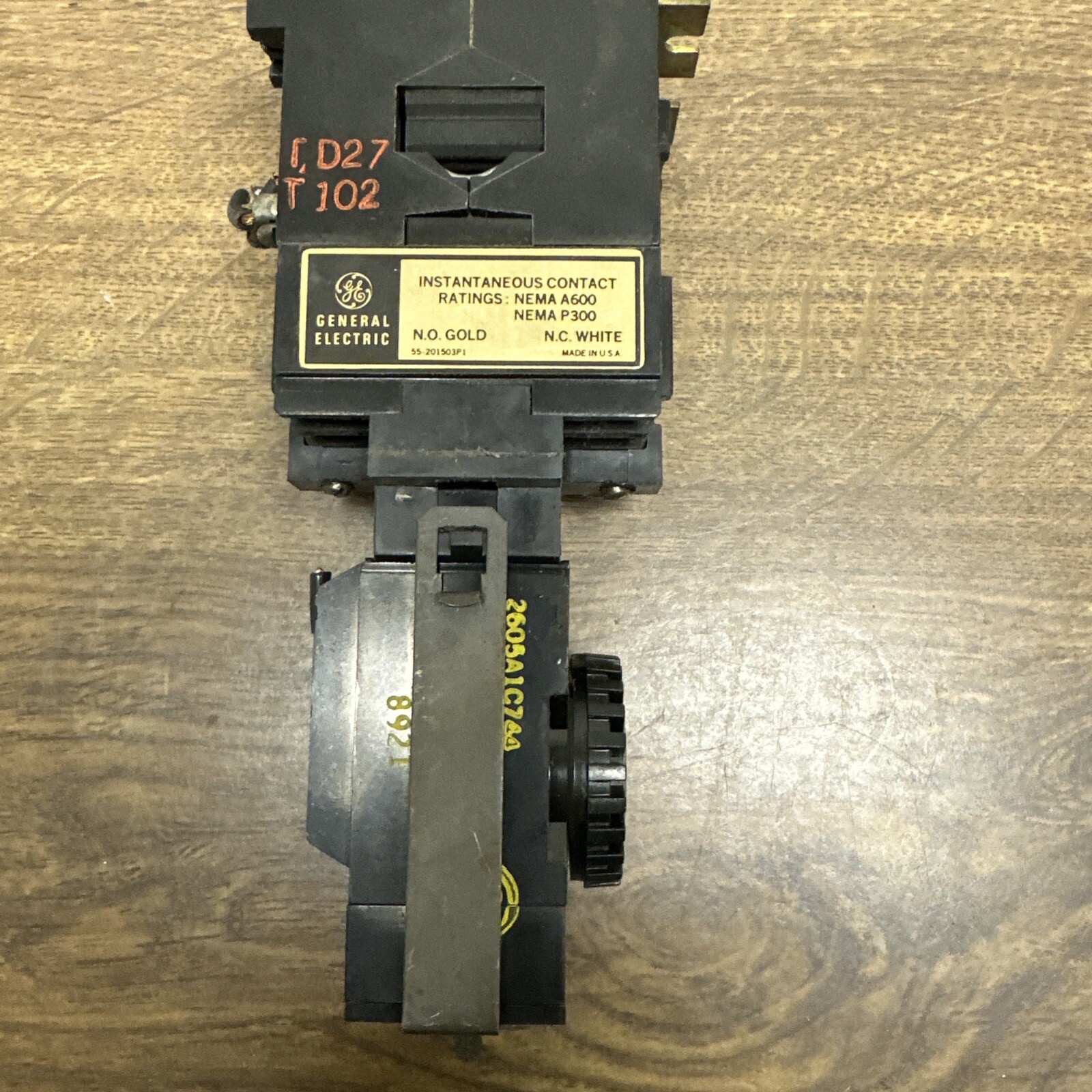 GE,CR122B,Instantaneous Contact with Pneumatic Timer