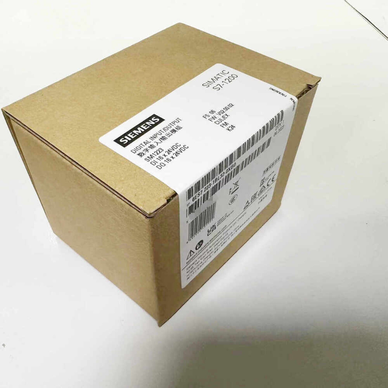 New Siemens 6ES7223-1BL32-0XB0 6ES7 223-1BL32-0XB0 S7-1200 Digital I/O SM 1223