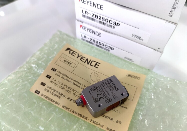 1PC Keyence LR-ZB250C3P LRZB250C3P Laser Sensor New In Box Expedited Shipping