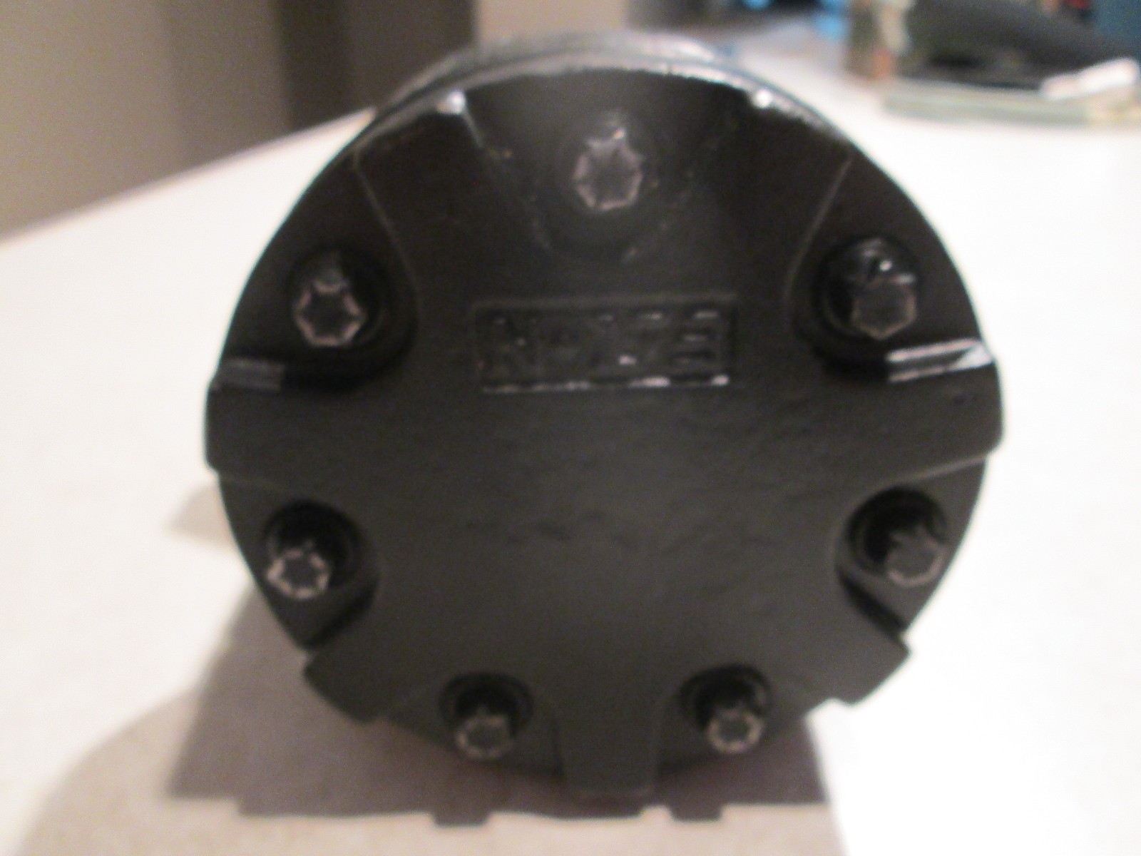EATON CHAR LYNN 103-1043-010 HYDRAULIC MOTOR **NEW**