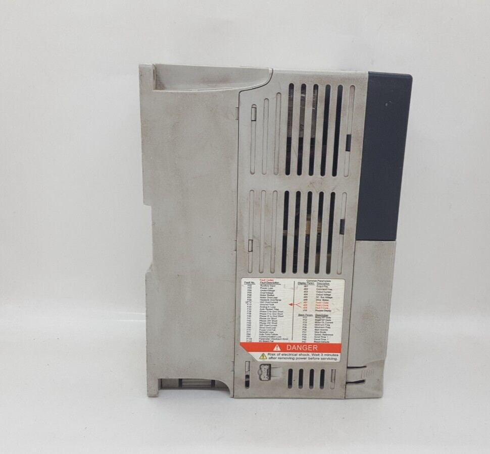 ALLEN BRADLEY 22B-D2P3N104 POWERFLEX 40 AC DRIVE 0.75KW/1.0 HP SERIES A