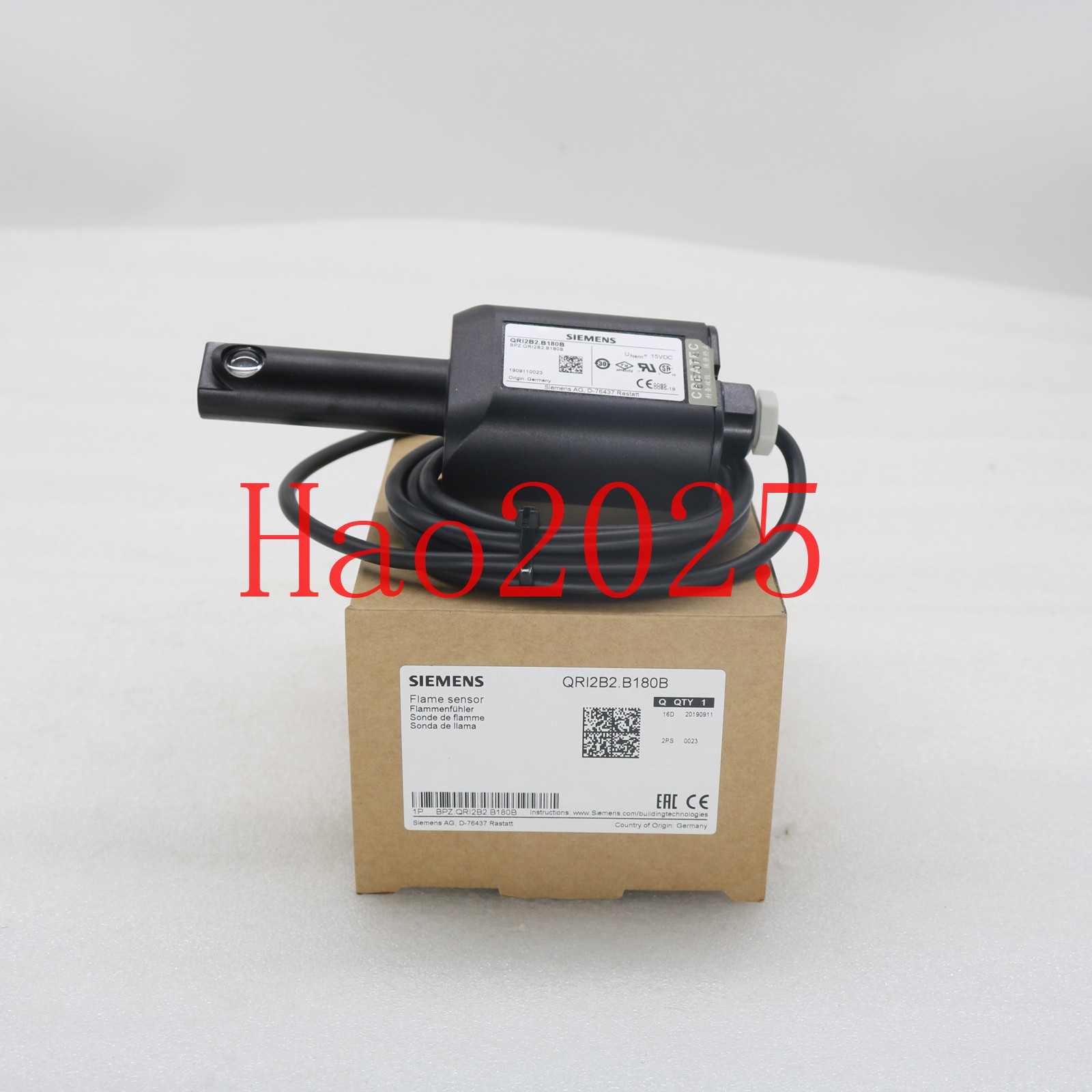 New SIEMENS ONE flame detector QRI2B2.B180B QRI2B2.B180B 1 year warranty