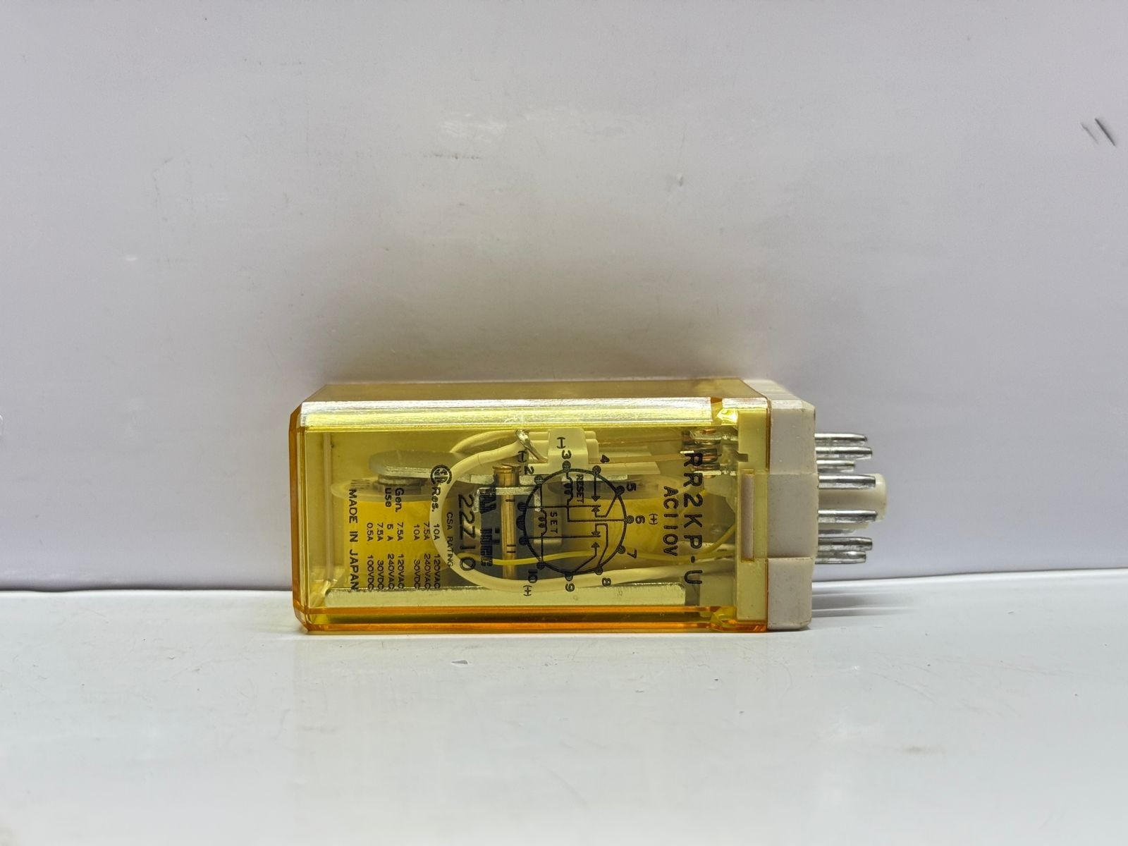 IDEC RR2KP-U RELAY 22ZIO 110V AC
