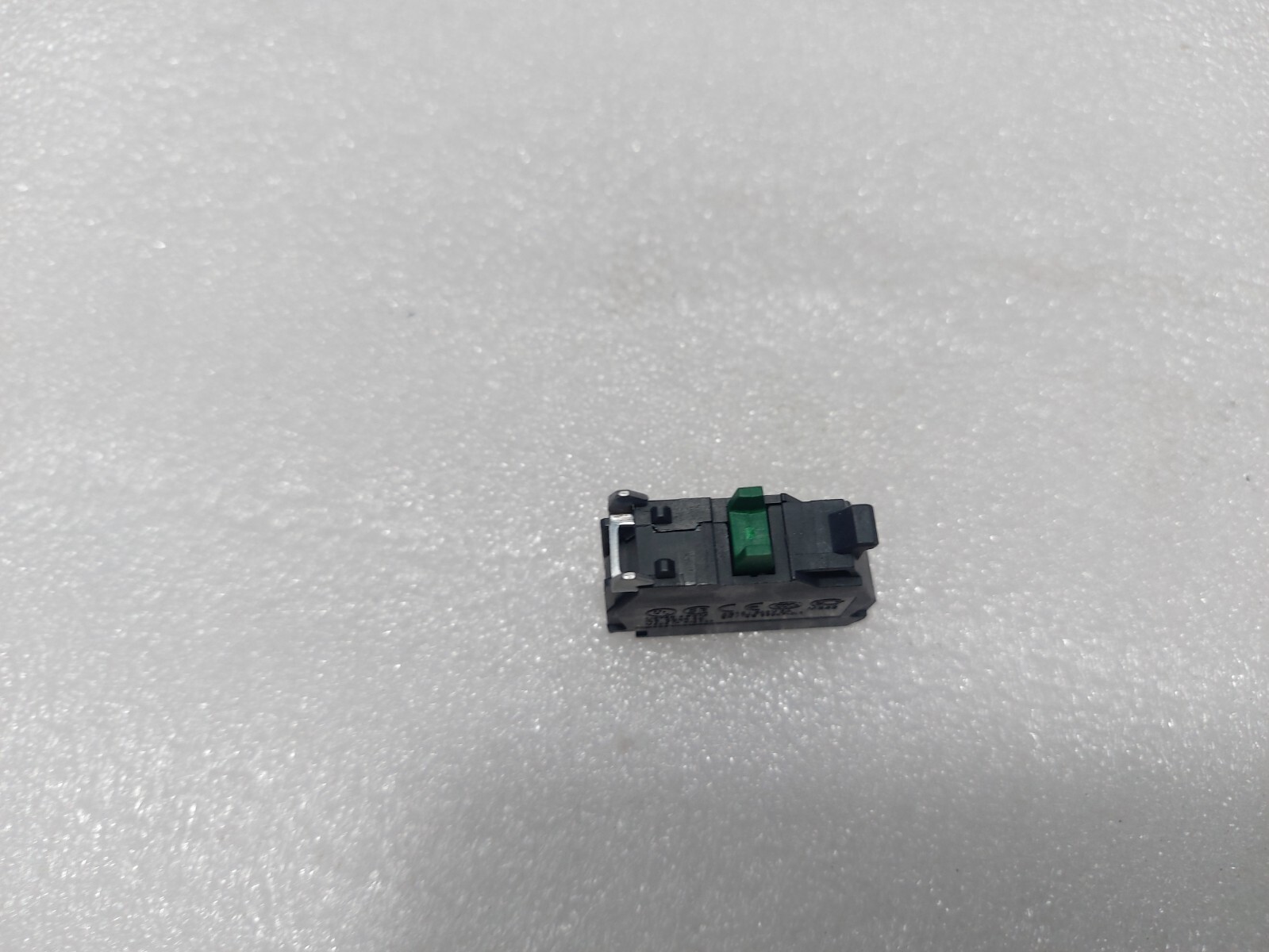 Schneider ZBE-101 Block Contact Switch Pushbutton 22Mm Ac15 240V 3A