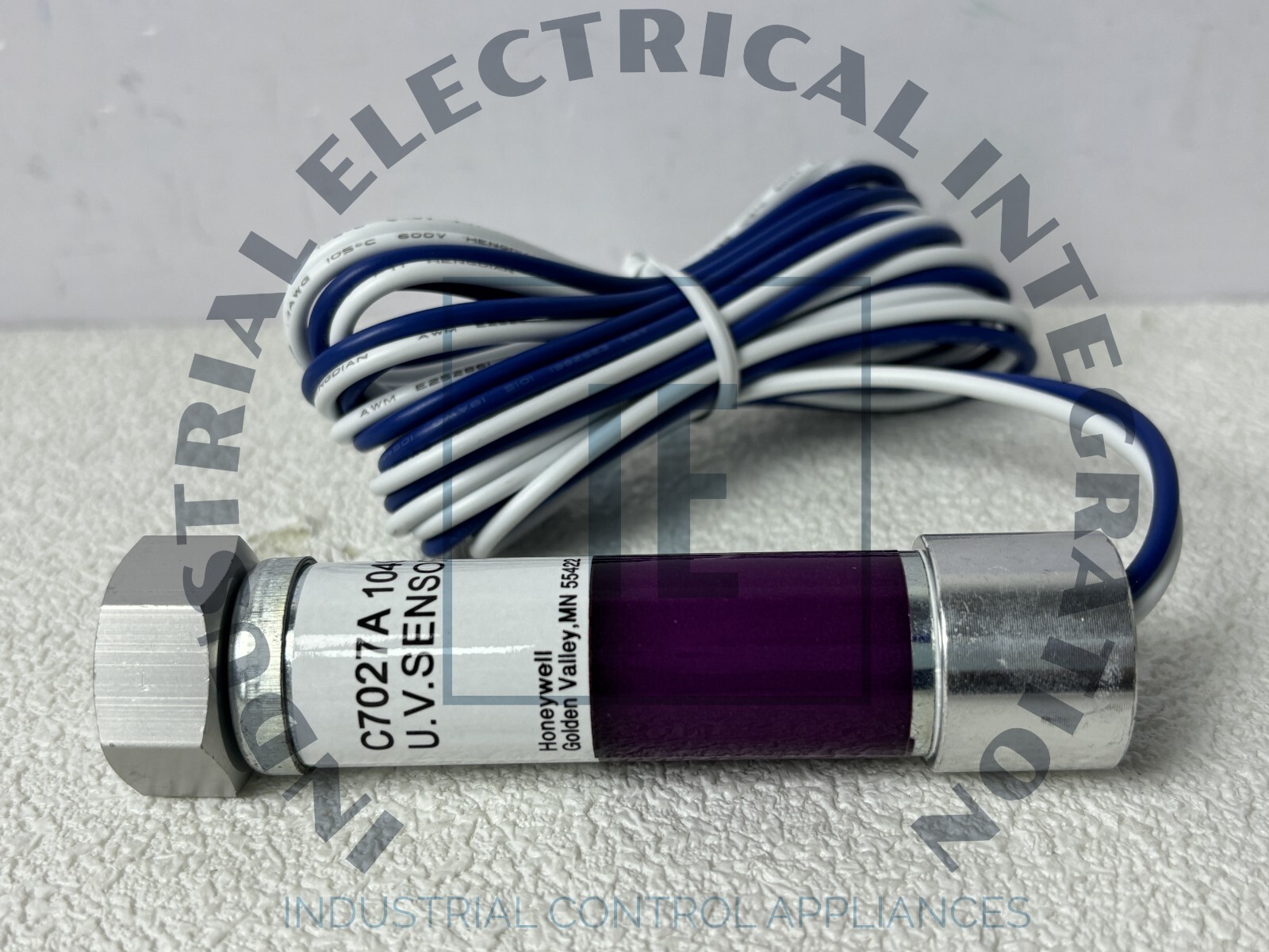 Honeywell C7027A1049 C7027A-1049 Flame Detector Sensor New #S