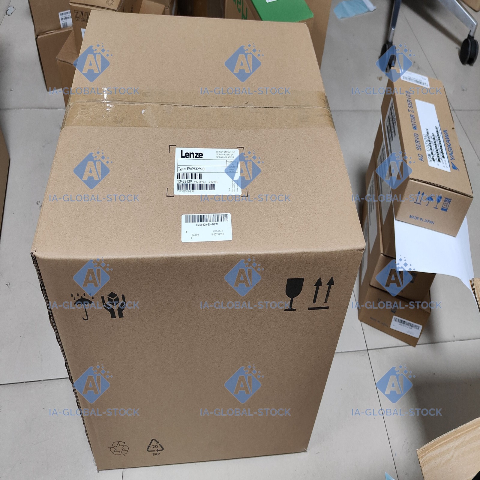ONE Sealed & NEW Lenze EVS9329-EI Free shipping