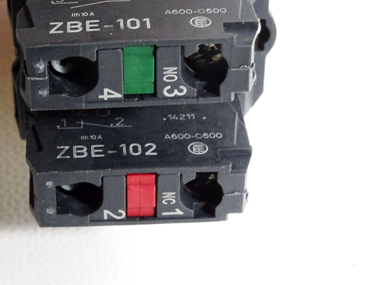Schneider Electric Emergency Stop Mushroom Push Button + ZBE-101 + ZBE-102 / Mint Condition