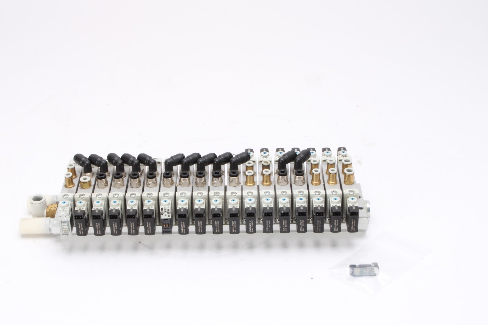Festo 7x VUVG-L14-P53C-T-G18-1P3 11x VUVG-L14-M52-AT-G18-1P3 Valves W/ Manifold