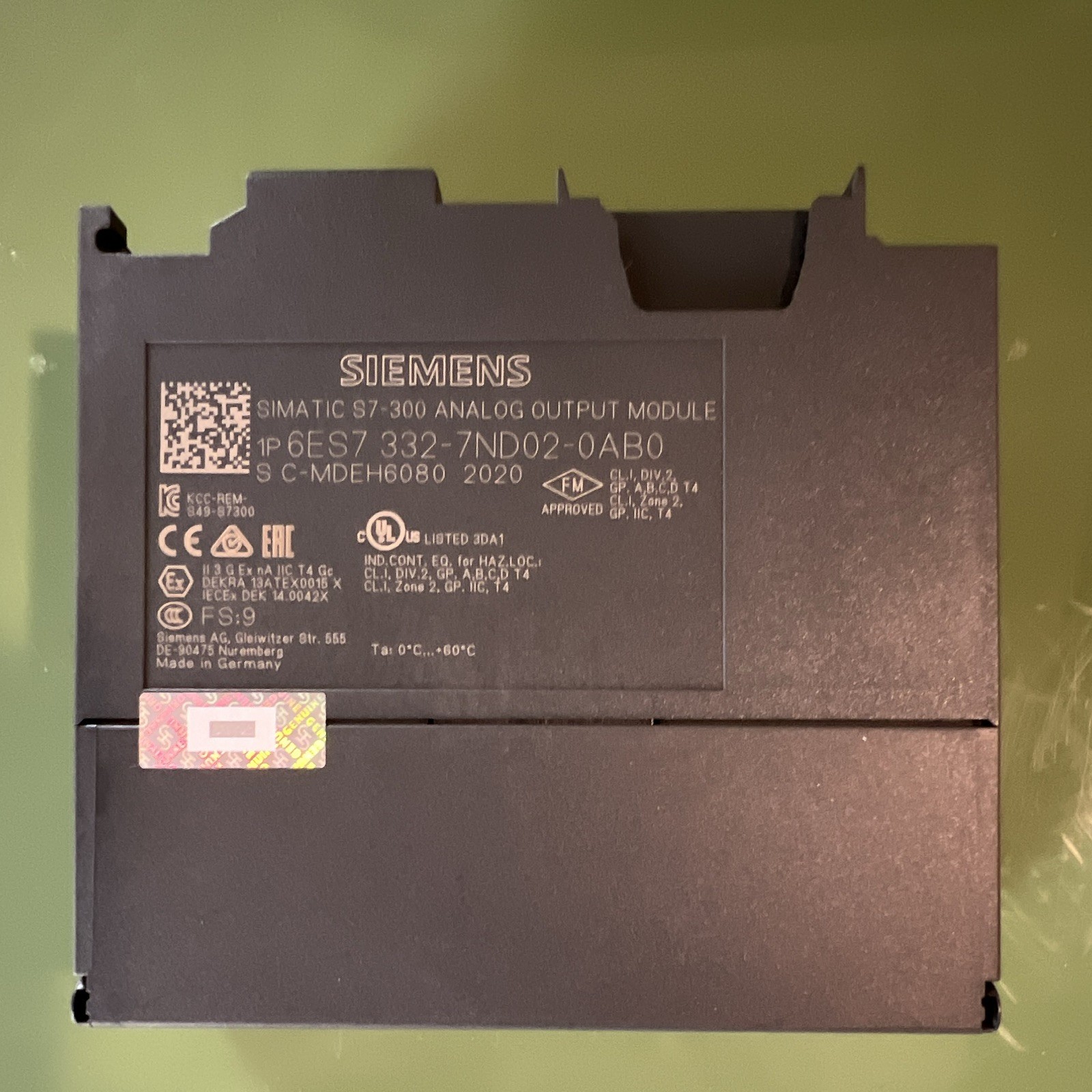 New Siemens Simatic S7-300 Analog Output Module 6ES7 332-7ND02-0AB0