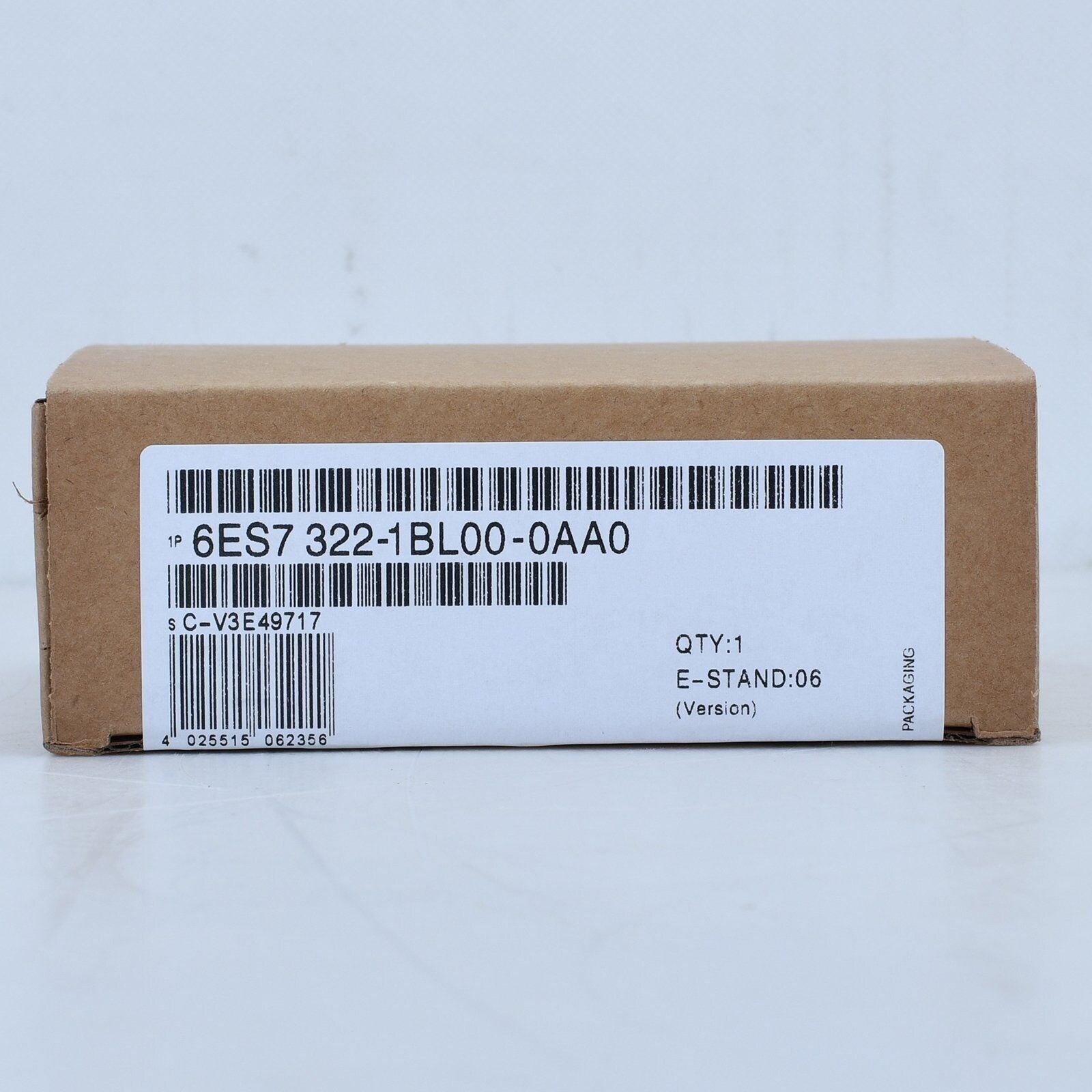 Siemens 6ES7322-1BL00-0AA0 6ES7 322-1BL00-0AA0 SM322 Digital Output new in box.
