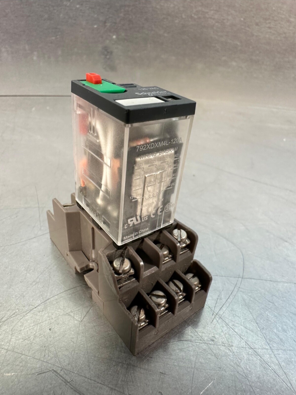Schneider 792XDXM4L 120A Relay + Square D 8501 Base (4D-25)