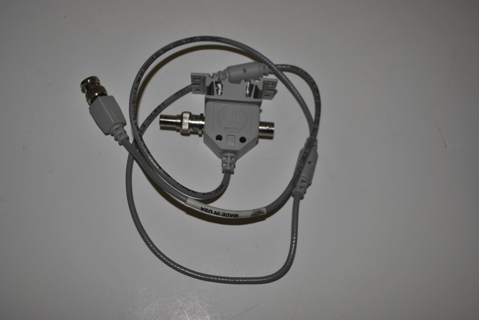 ALLEN BRADLEY CONTROLNET COAXIAL STRAIGHT T-TAP 1786-TPS SER B w MNTG BRKT