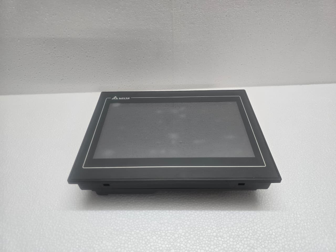 Delta DOP-110IS is a 10.1-inch Human Machine Interface (HMI)
